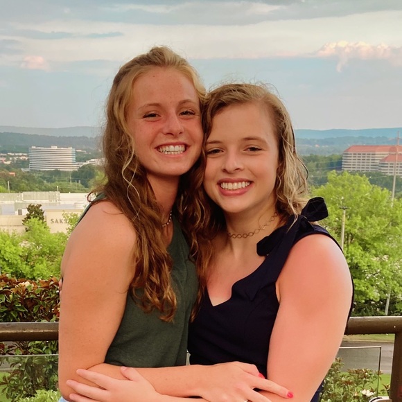 Meet your Posher, Caroline - Picture 1 of 1